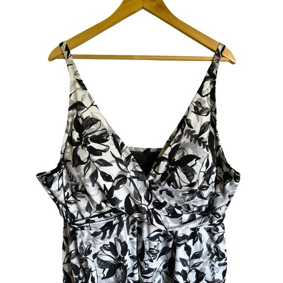 New! Swimsuits for All Size 28 Black White Leaf Print One Piece Swimsuit Molded - Picture 7 of 7